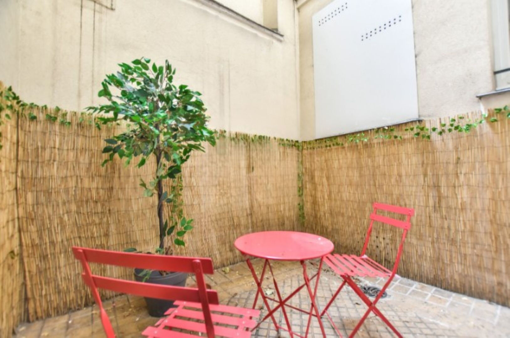 Appartement PARIS (75015) 2 pi&egrave;ces 42.67 m&sup2;