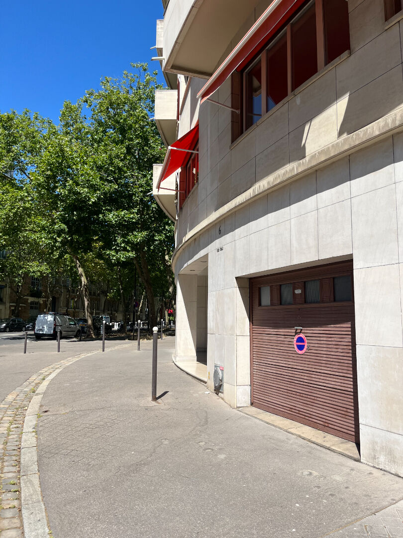 Parking / box PARIS (75007) 17.00 m²