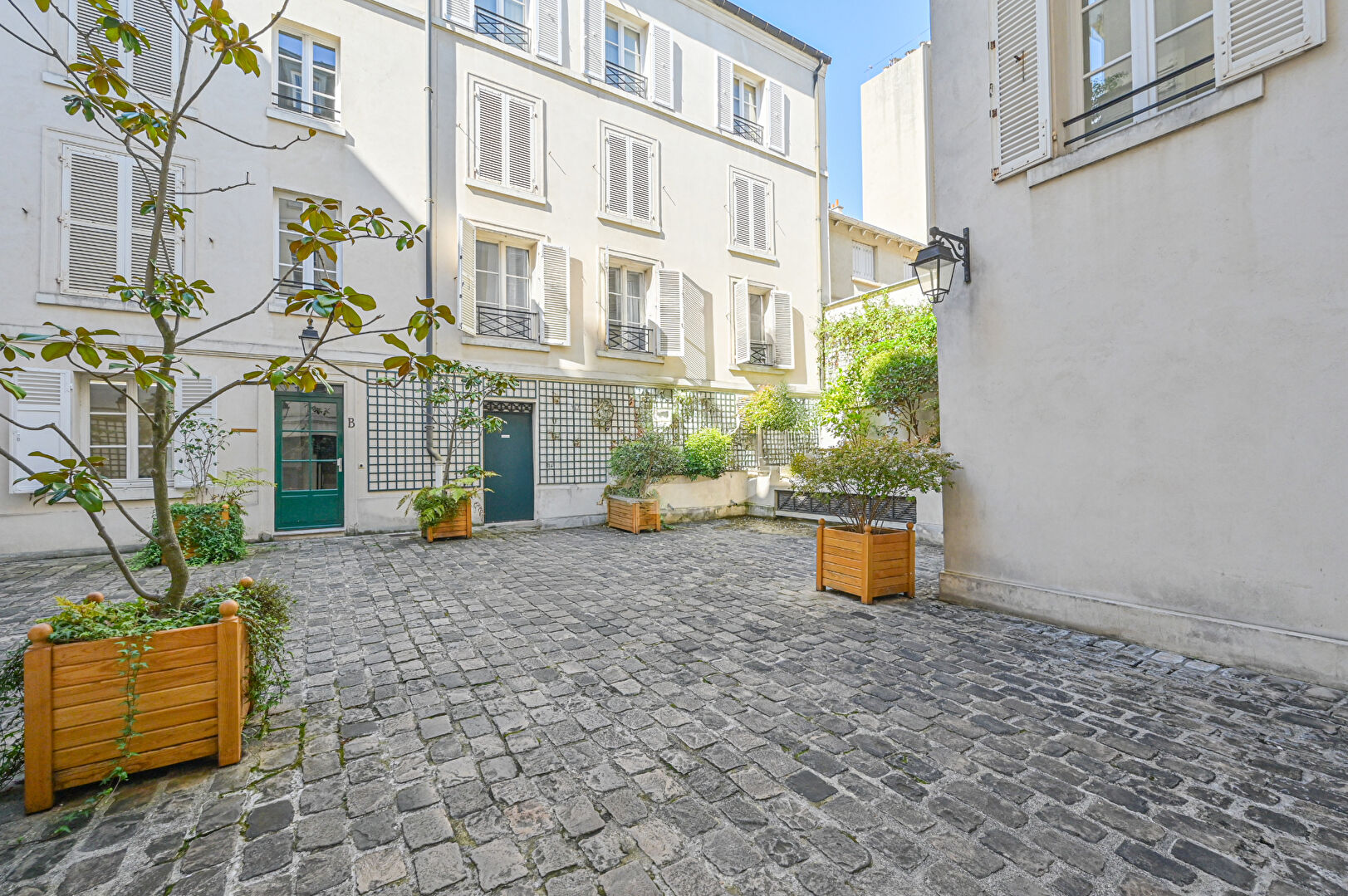 Parking / box PARIS (75007) 12.00 m²