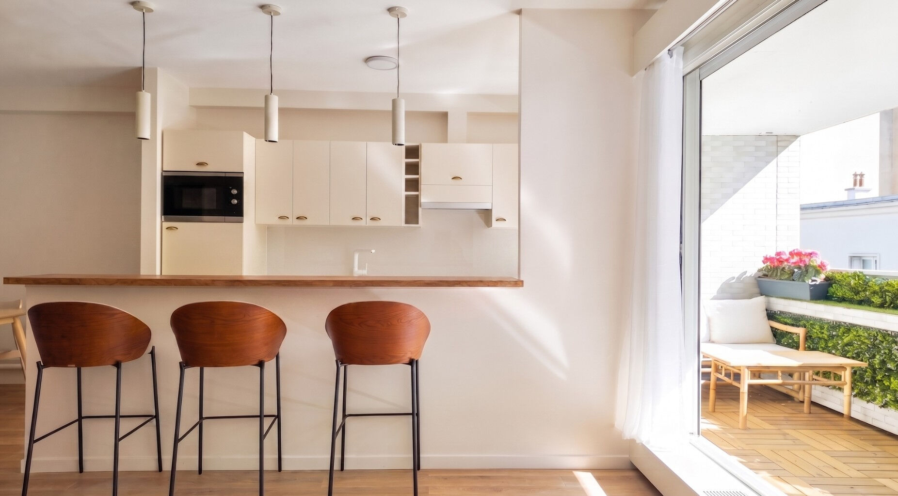 Paris 07 (75) 1 040 000 € Appartement 3 pièces , 1 chambre 68.00 m² Avec terrasse Voir le bien