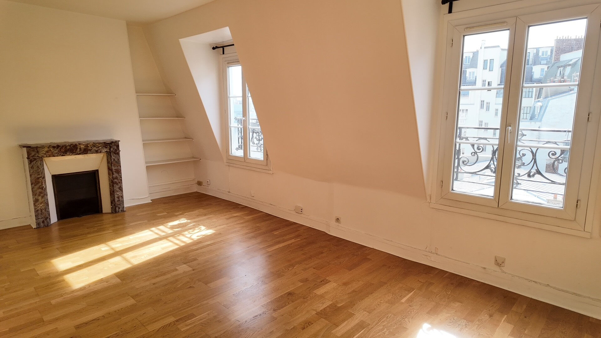 Appartement PARIS (75007) 3 pi&egrave;ces 52.00 m&sup2;