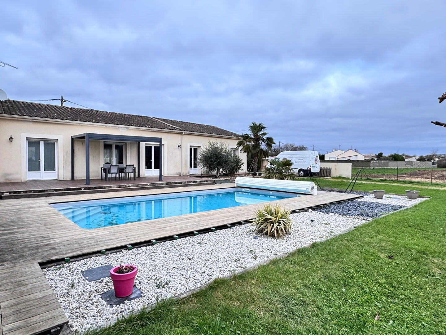 Maison TONNAY CHARENTE (17430) 5 pi&egrave;ces 140.00 m&sup2;