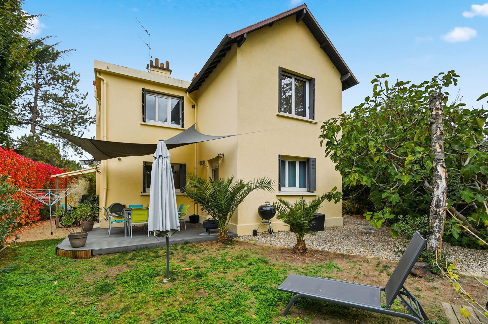 Le Vésinet (78) 1 250 000 € Maison 6 pièces , 4 chambres 158.00 m² Avec jardin, terrasse