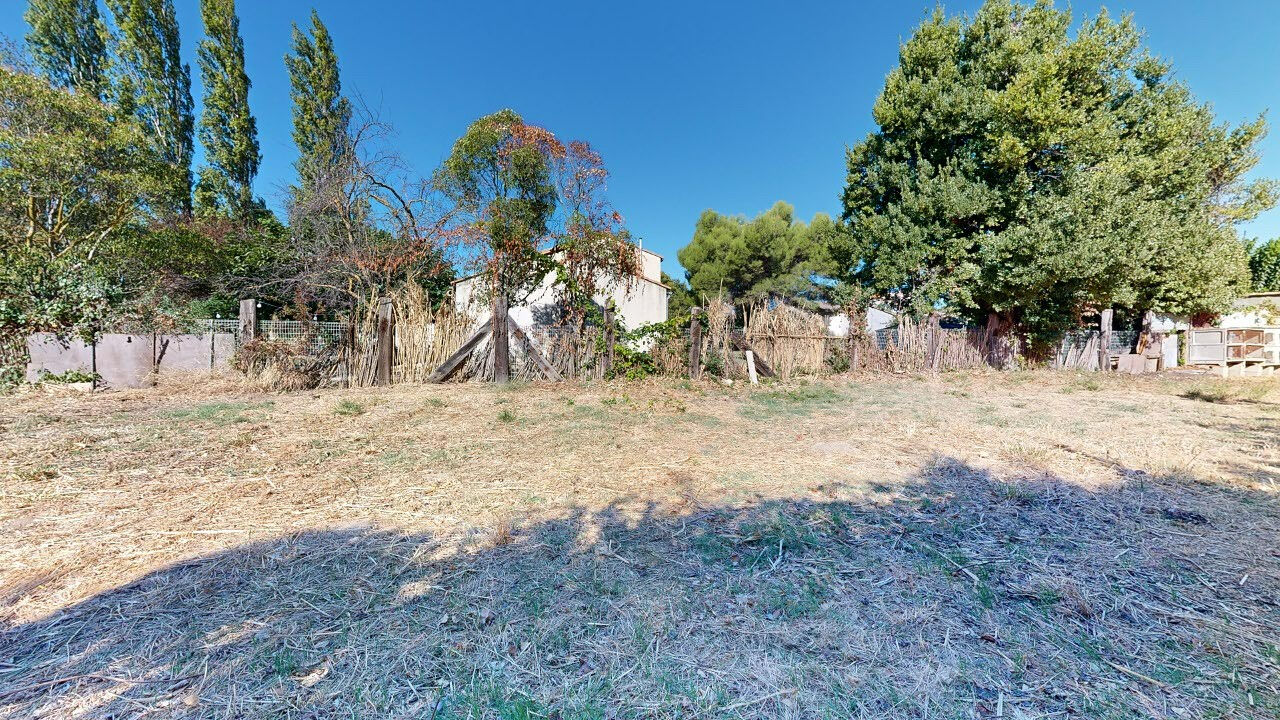 Terrain NEVIAN (11200) 695.00 m&sup2;