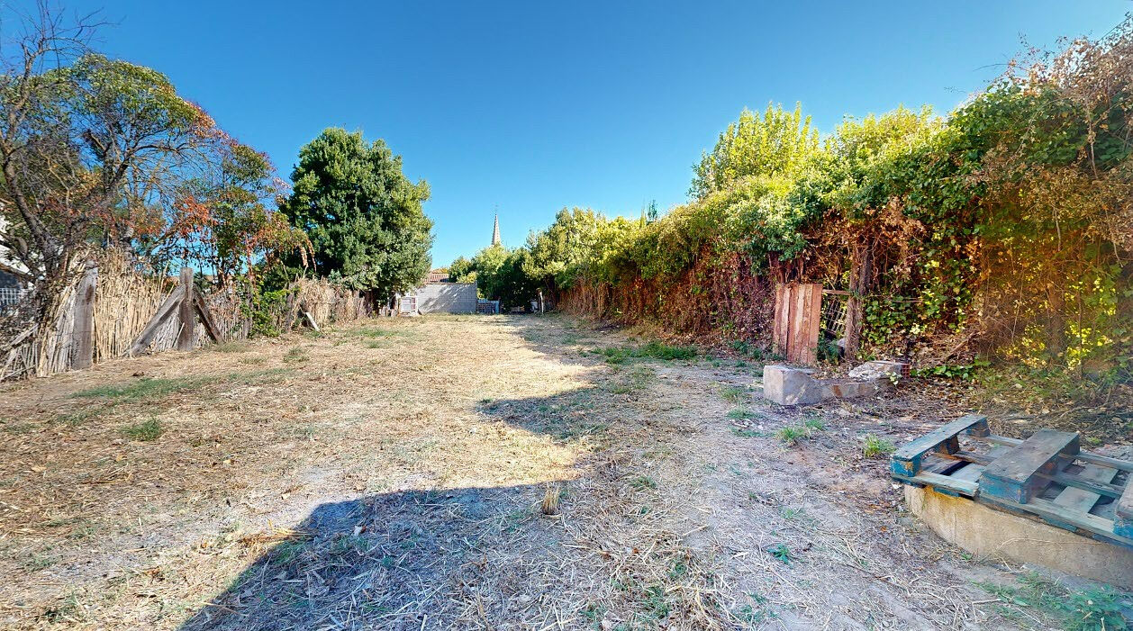 Terrain NEVIAN (11200) 695.00 m&sup2;