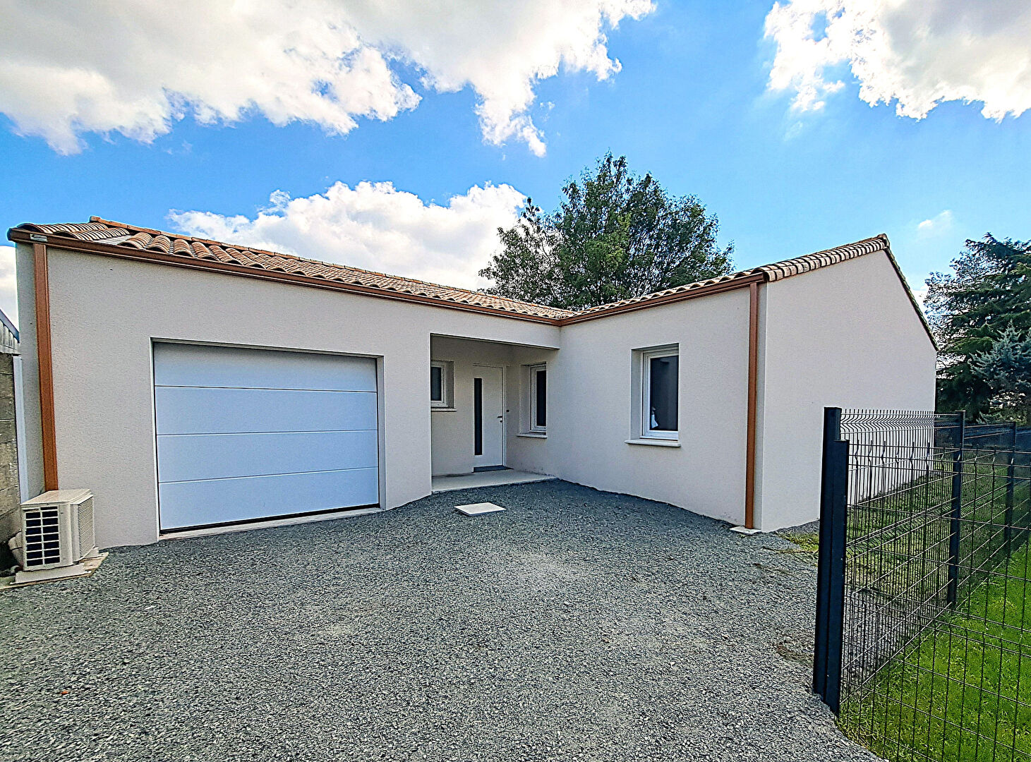 Maison LES HERBIERS (85500) 4 pièces 87.20 m²