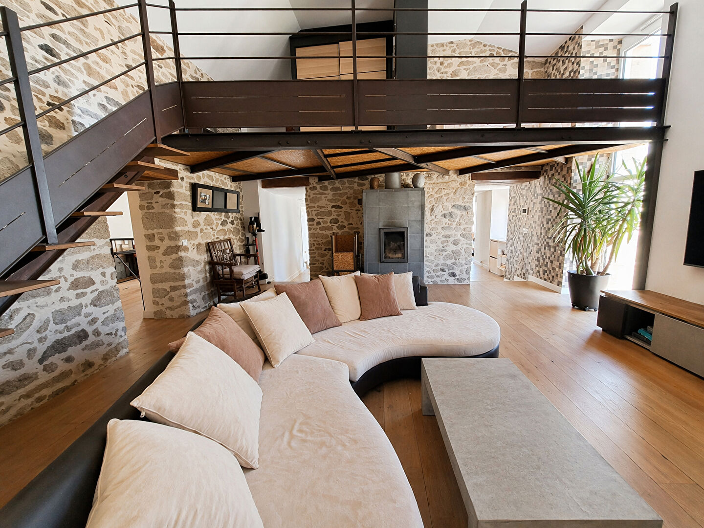 Maison LES HERBIERS (85500) 7 pi&egrave;ces 222.00 m&sup2;