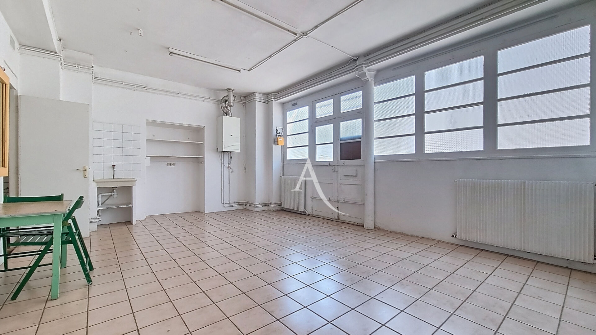 Local commercial PARIS (75020) 2 pièces 59.00 m²