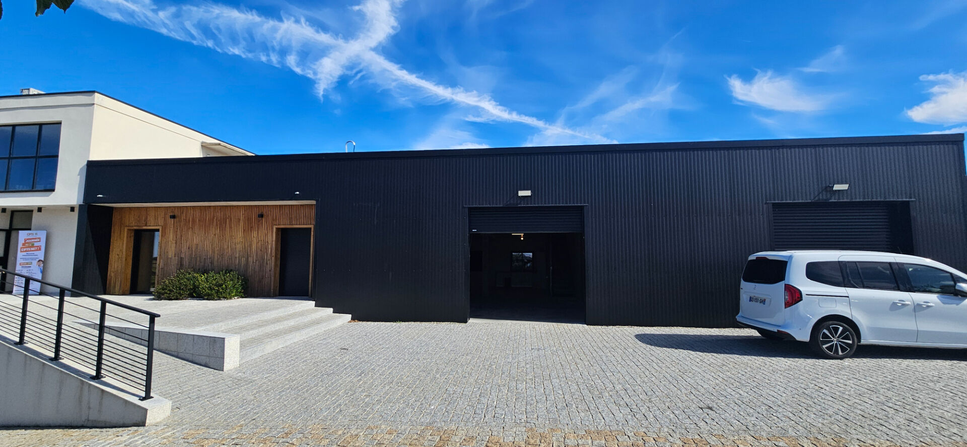 Local d'activité GARIDECH (31380) 156.00 m²