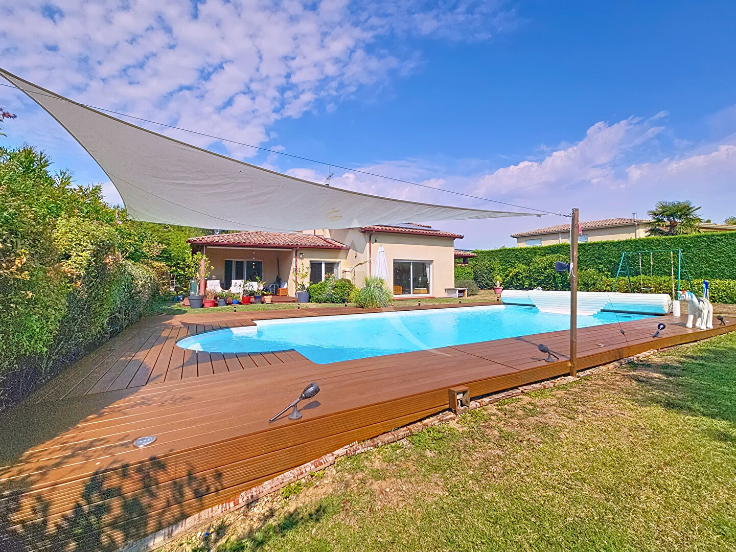 Maison LAPEYROUSE FOSSAT (31180) 7 pièces 196.00 m²
