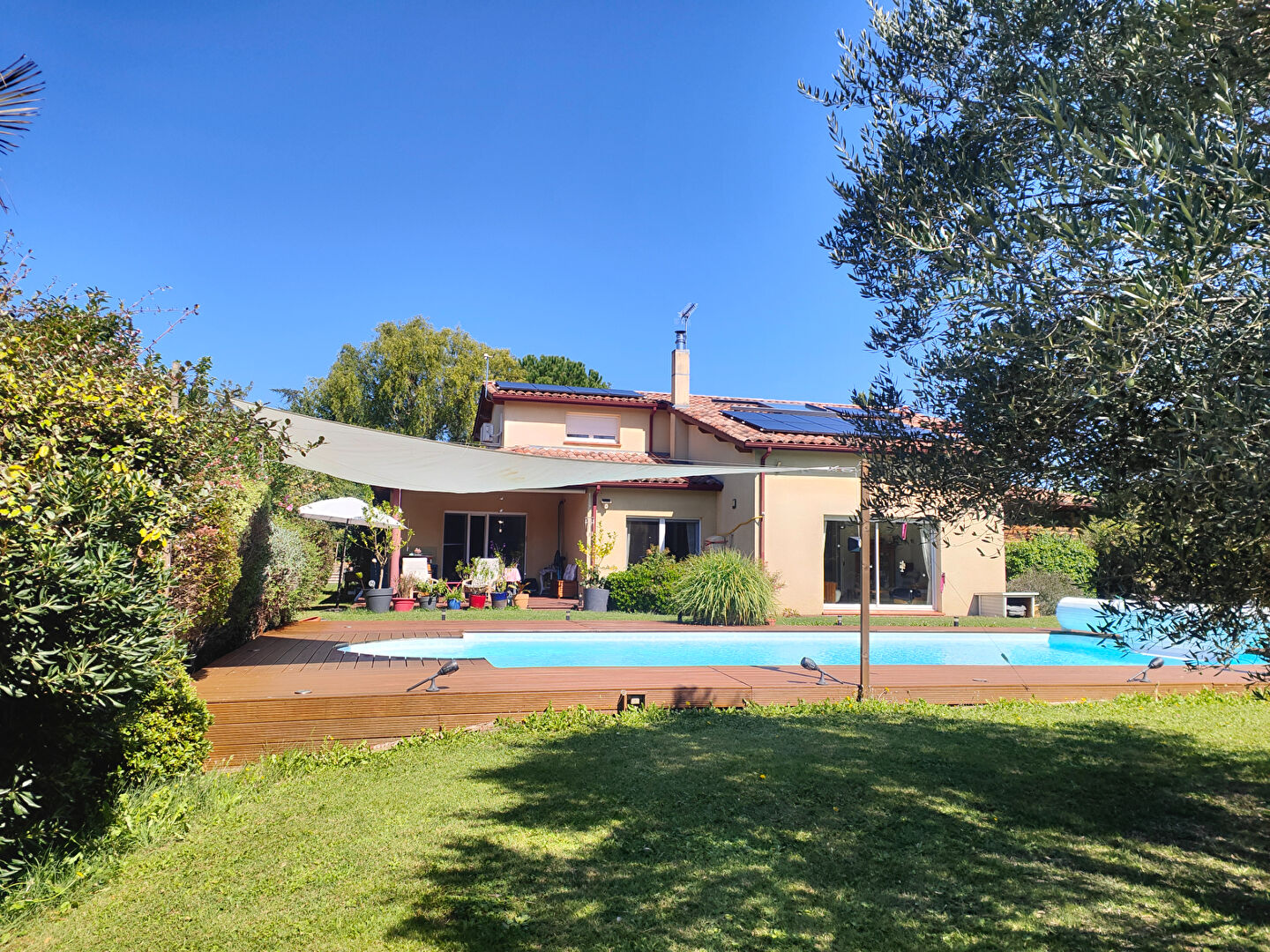 Maison LAPEYROUSE FOSSAT (31180) 7 pièces 196.00 m²