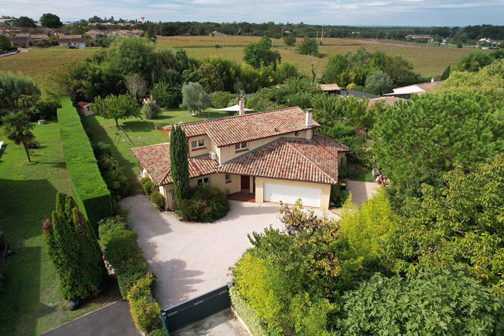 Maison LAPEYROUSE FOSSAT (31180) 7 pi&egrave;ces 196.00 m&sup2;