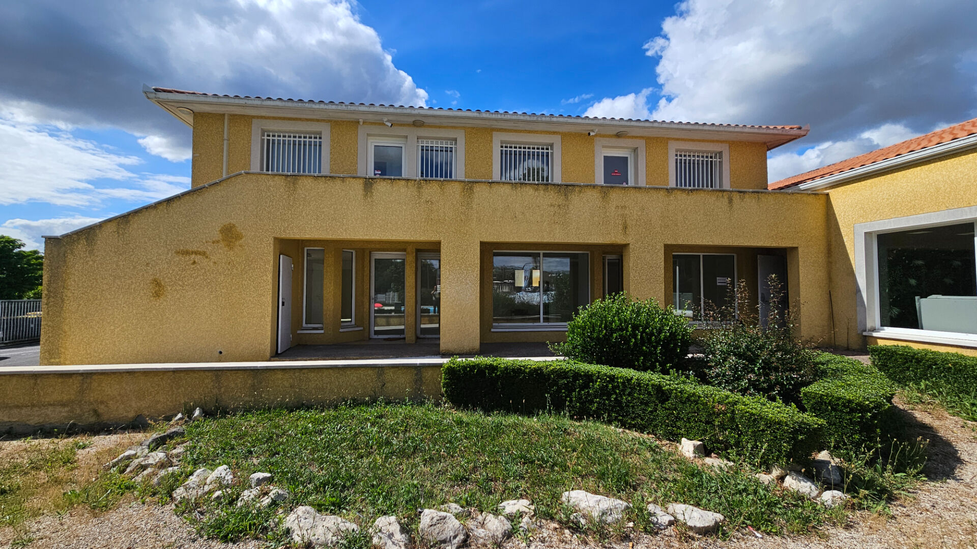 Local commercial ROUFFIAC TOLOSAN (31180) 105.00 m&sup2;