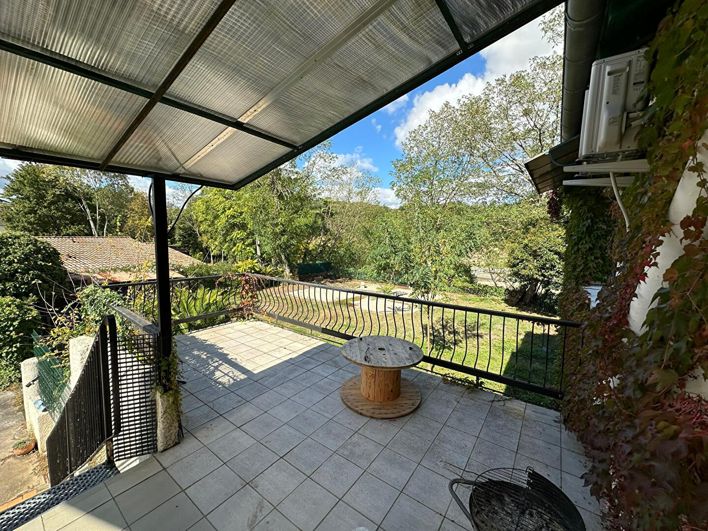 Immeuble BESSIERES (31660) 10 pièces 375.00 m²