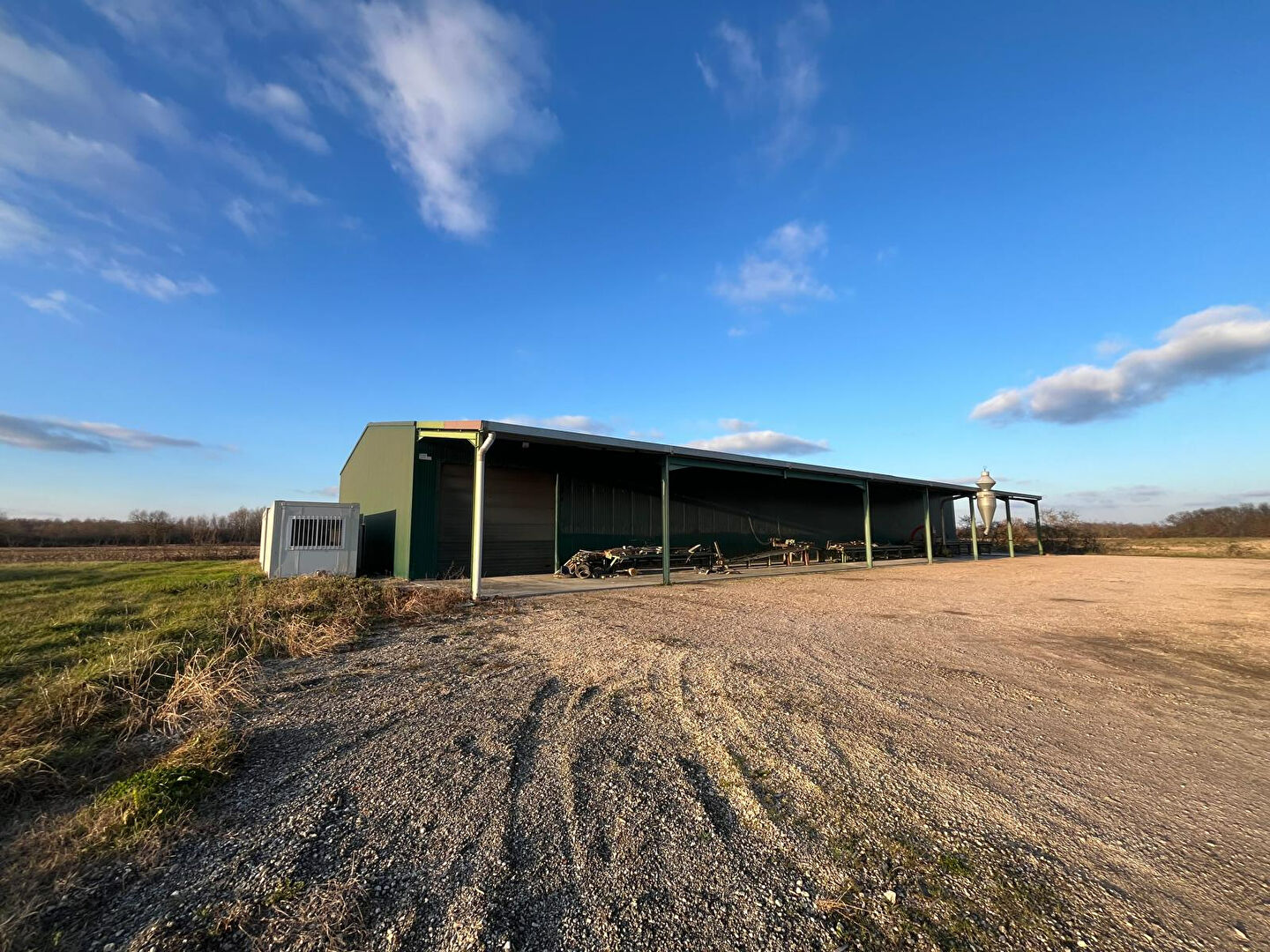 Entrepôt / Local industriel VILLAUDRIC (31620) 1 pièce 672.00 m²