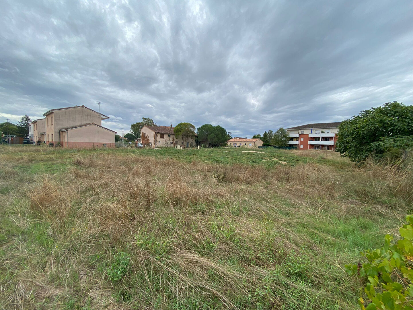 Terrain BESSIERES (31660) 585.00 m&sup2;