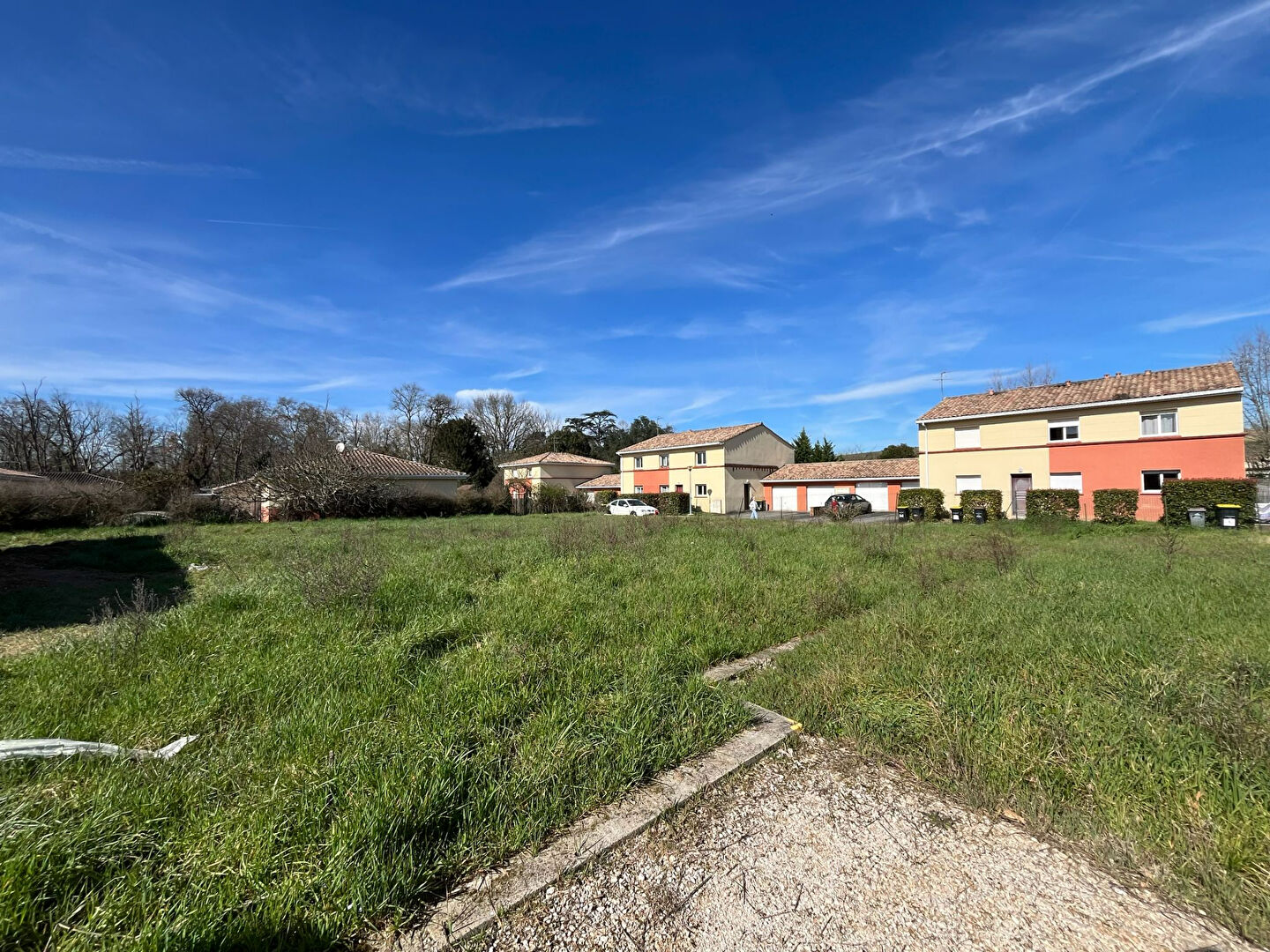 Terrain BESSIERES (31660) 585.00 m&sup2;