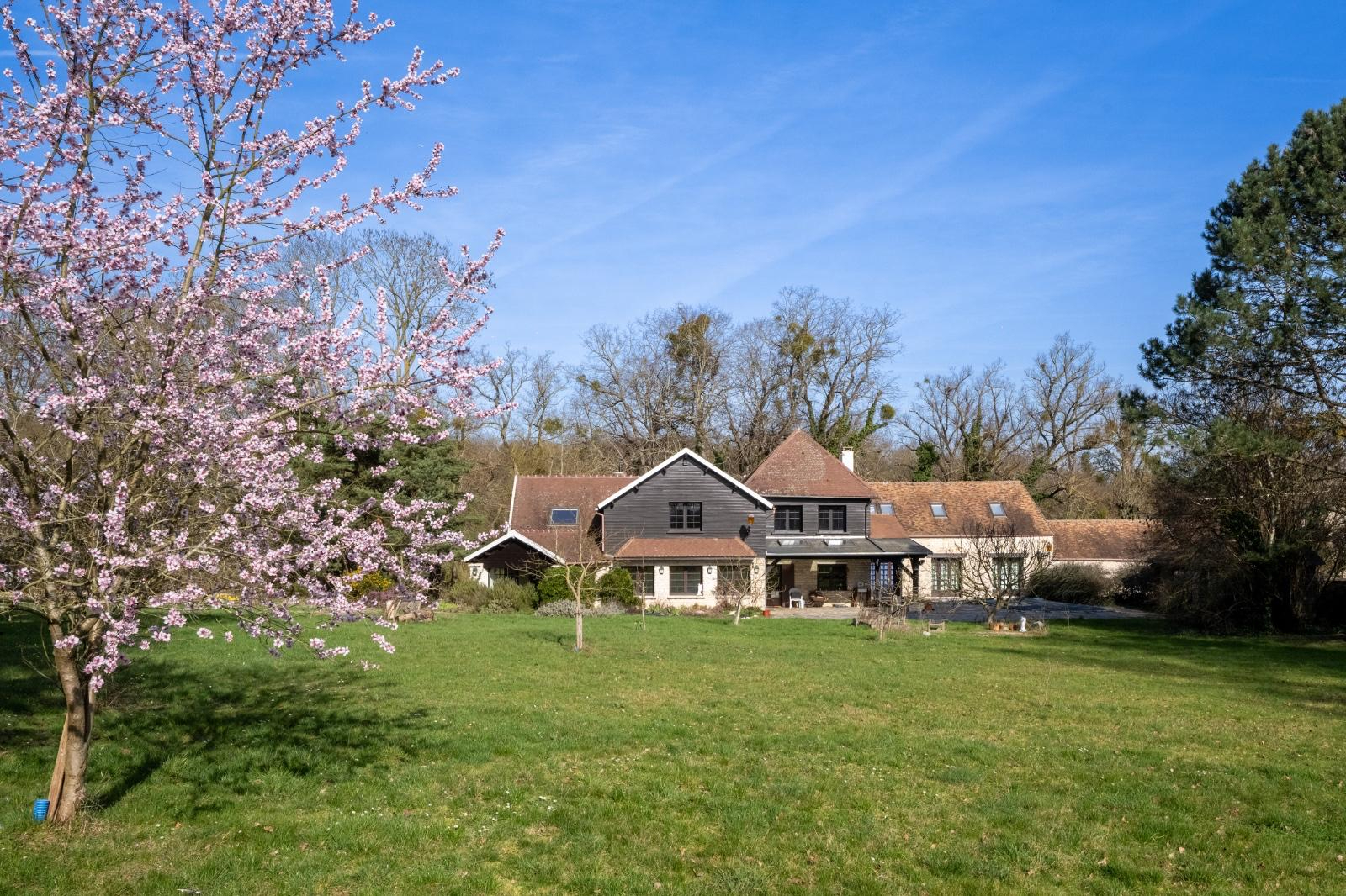 Demeure de Prestige GOUSSONVILLE (78930) 17 pi&egrave;ces 549.00 m&sup2;