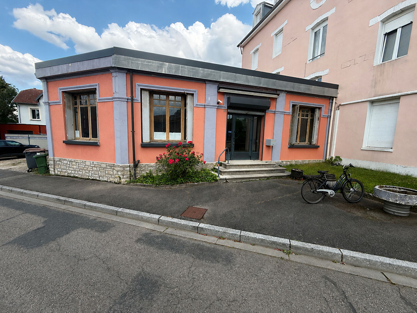 Local commercial VITTEL (88800) 1 pi&egrave;ce 120.00 m&sup2;