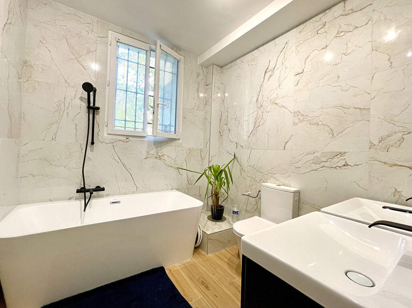 Appartement PARIS (75016) 3 pièces 83.73 m²