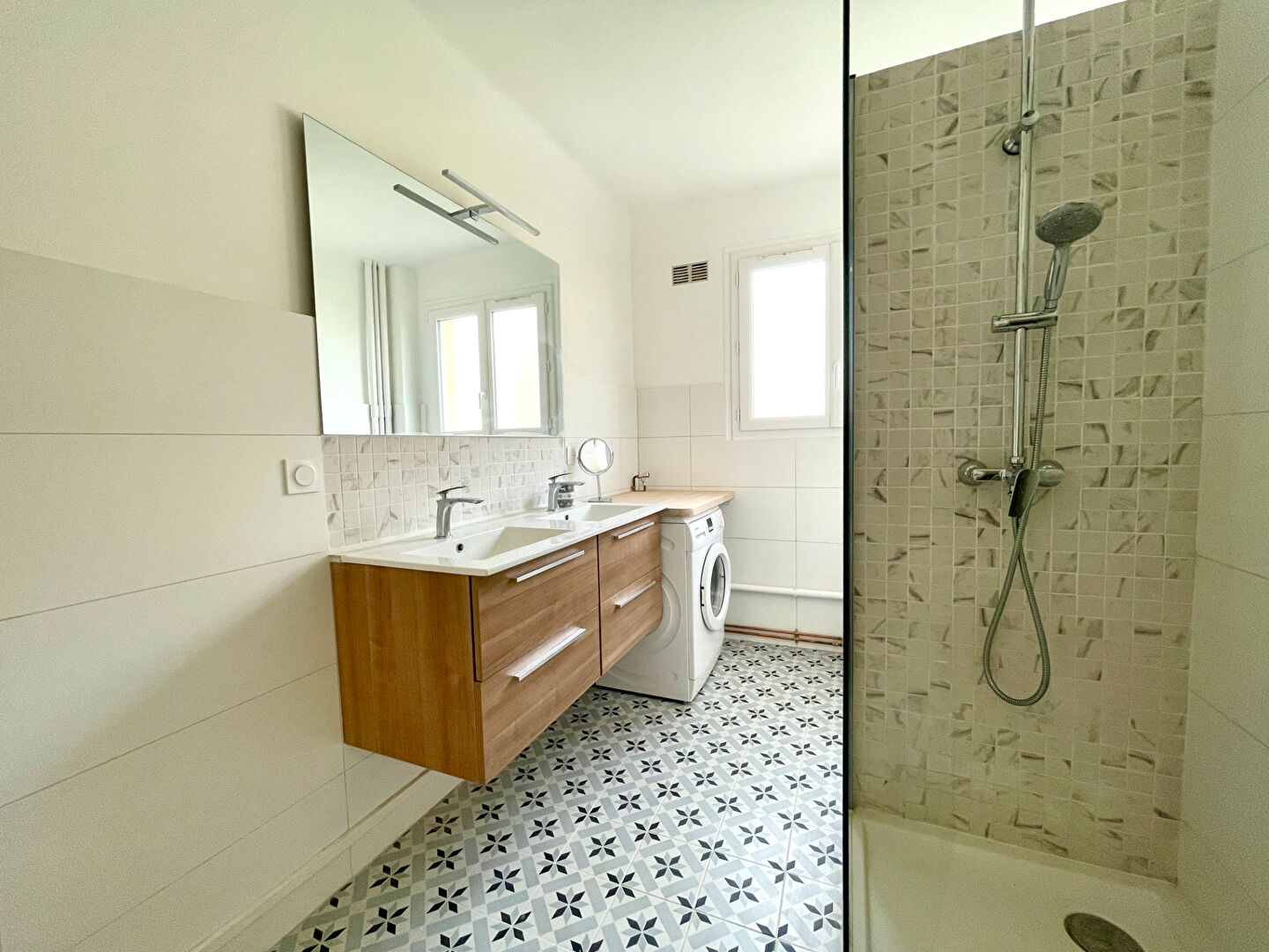 Appartement CHARENTON LE PONT (94220) 2 pièces 50.11 m²