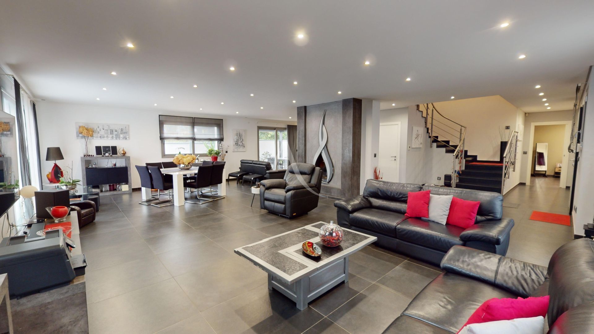 Annet-sur-Marne (77) 971 600 € Maison 10 pièces , 4 chambres 309.00 m² Avec jardin, garage/box