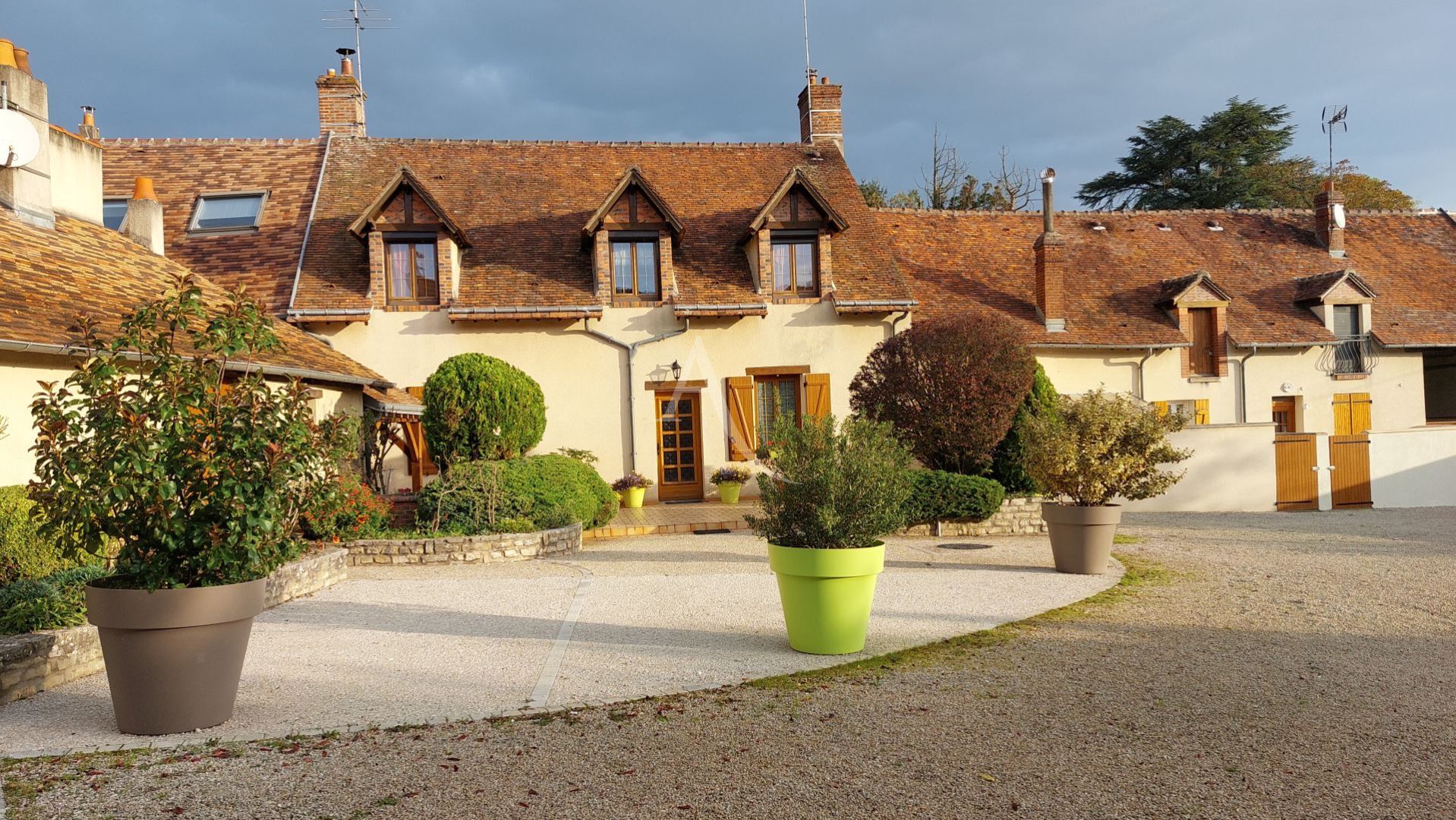 Maison MONTARGIS (45200) 15 pi&egrave;ces 360.00 m&sup2;