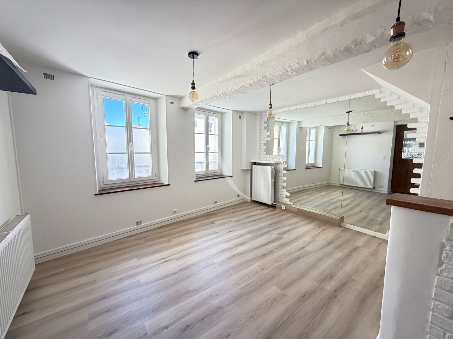 à 3 km de Claye-Souilly Exclusif 189 000 € Maison 3 pièces , 2 chambres 71.97 m² Voir le bien