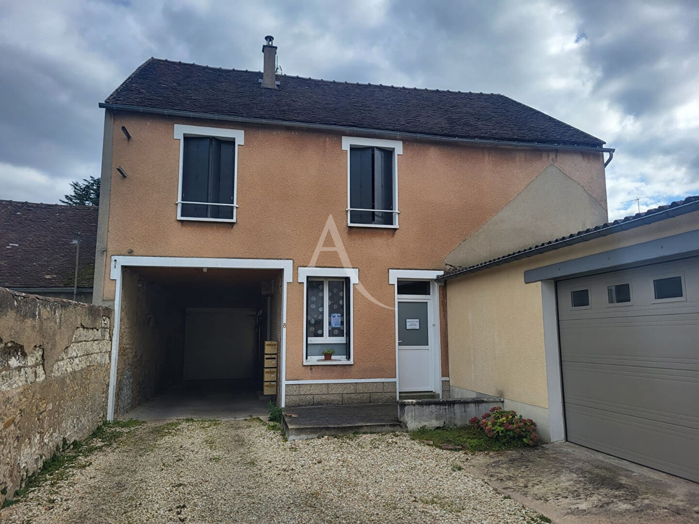 Immeuble VILLENEUVE LA GUYARD (89340) 6 pièces 129.37 m²