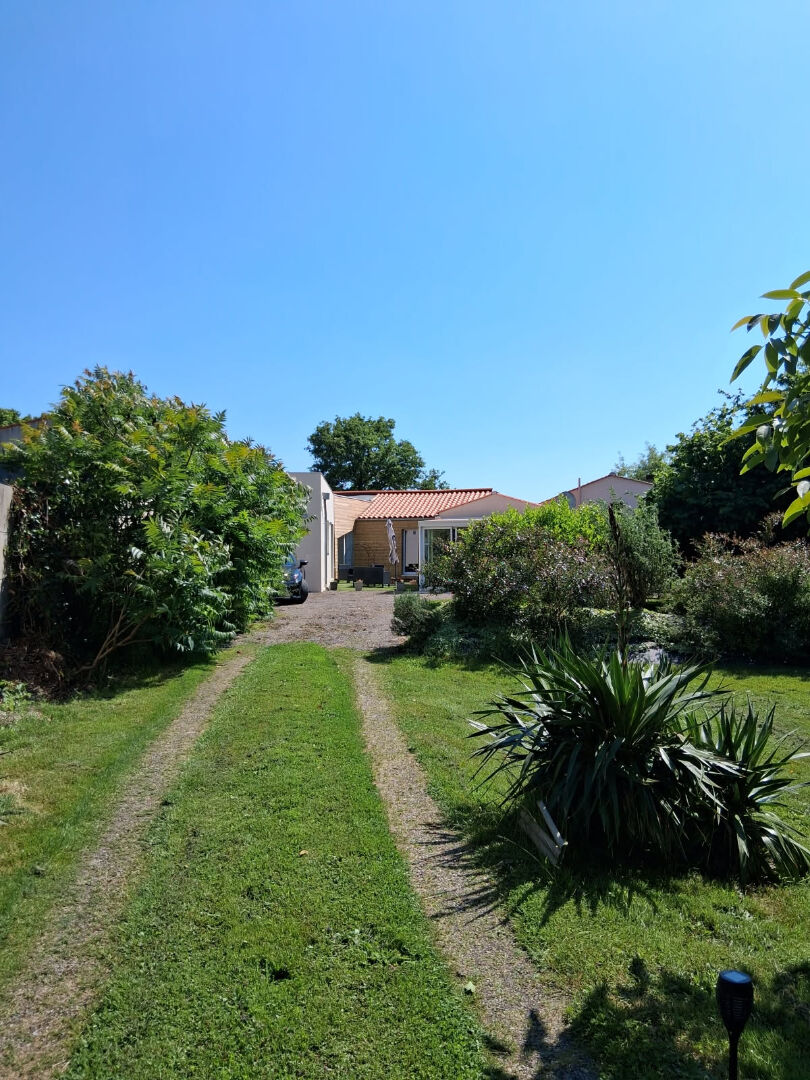 Maison SAINT AVAUGOURD DES LANDES (85540) 11 pièces 102.00 m²