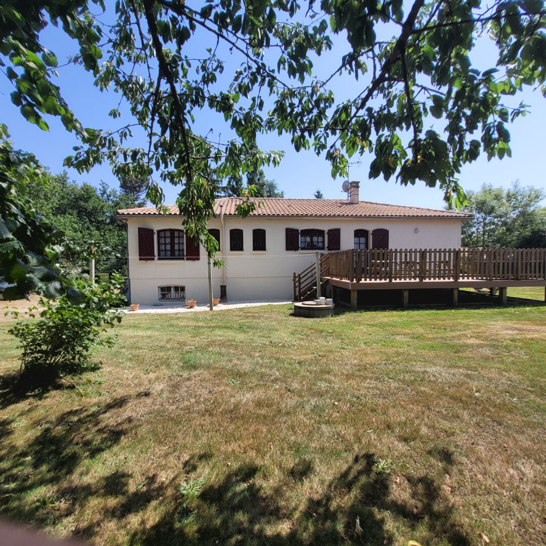 Maison LA BOISSIERE DES LANDES (85430) 8 pièces 190.00 m²