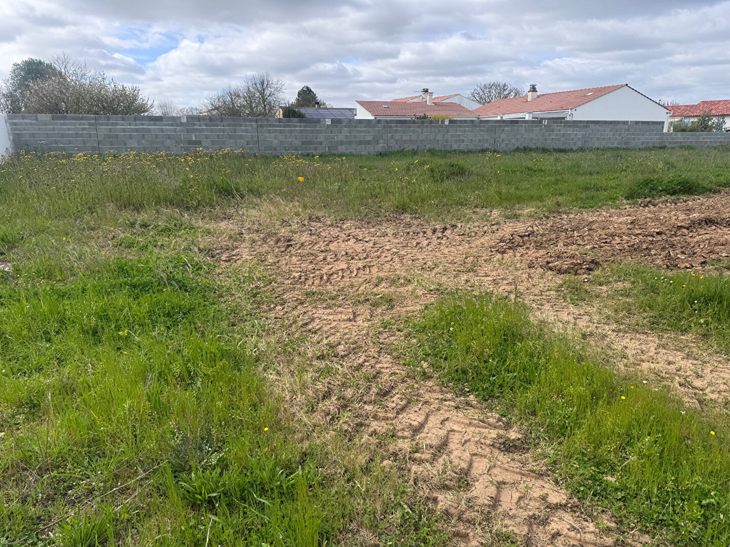 Terrain ANGLES (85750) 701.00 m&sup2;