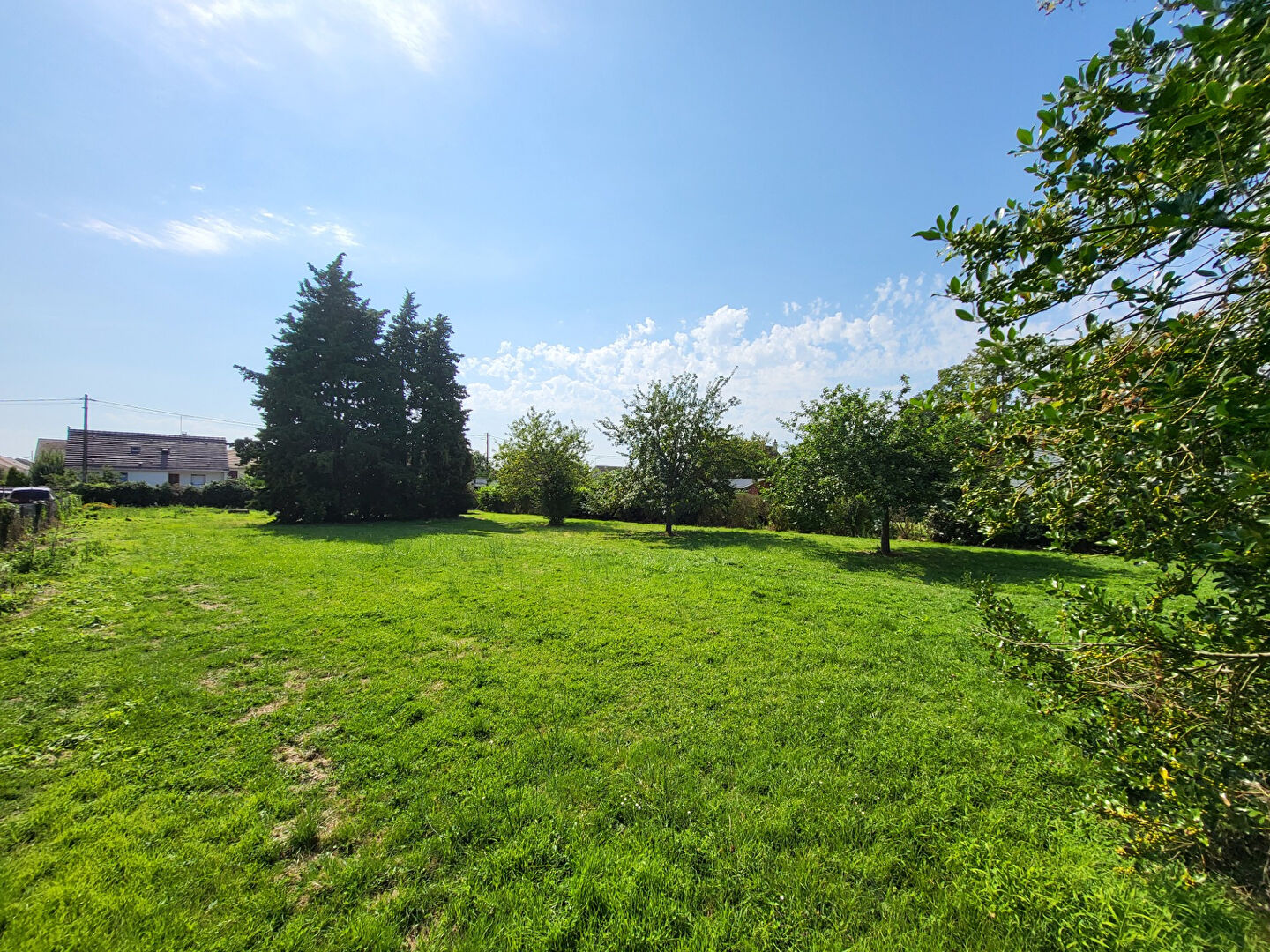 Terrain GUIGNES (77390) 748.00 m&sup2;
