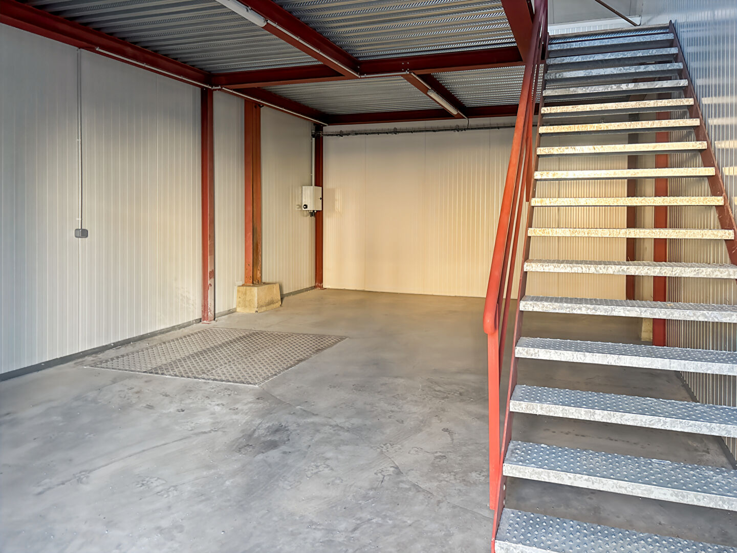 Entrep&ocirc;t / Local industriel BRIE COMTE ROBERT (77170) 85.08 m&sup2;