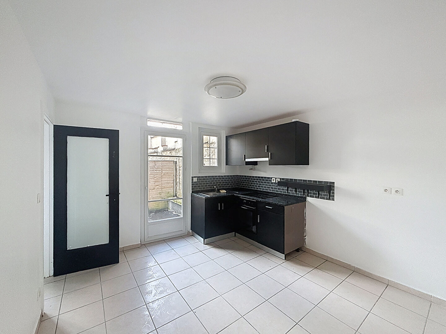 Appartement BRIE COMTE ROBERT (77170) 3 pi&egrave;ces 38.04 m&sup2;