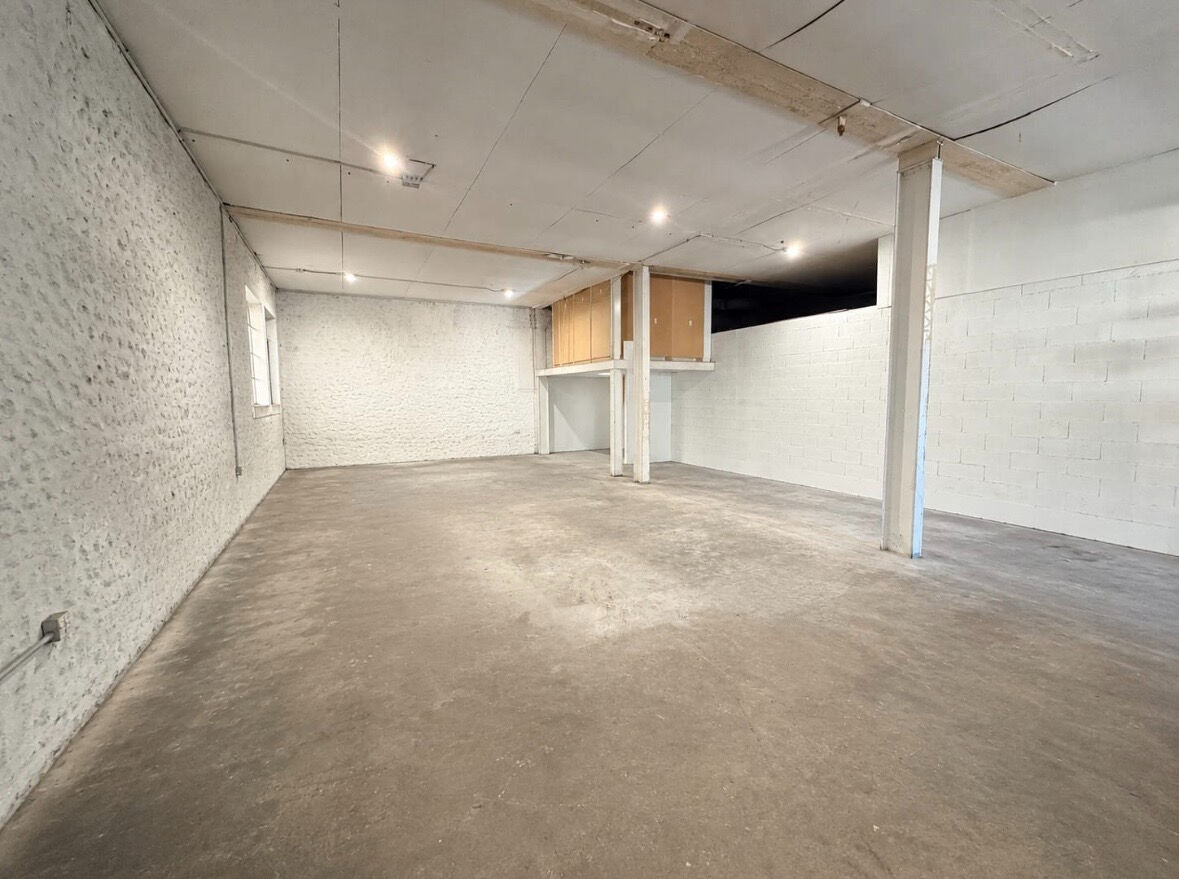 Brie-Comte-Robert (77) 1 945 € / mois cc Local commercial 160.00 m² Voir le bien