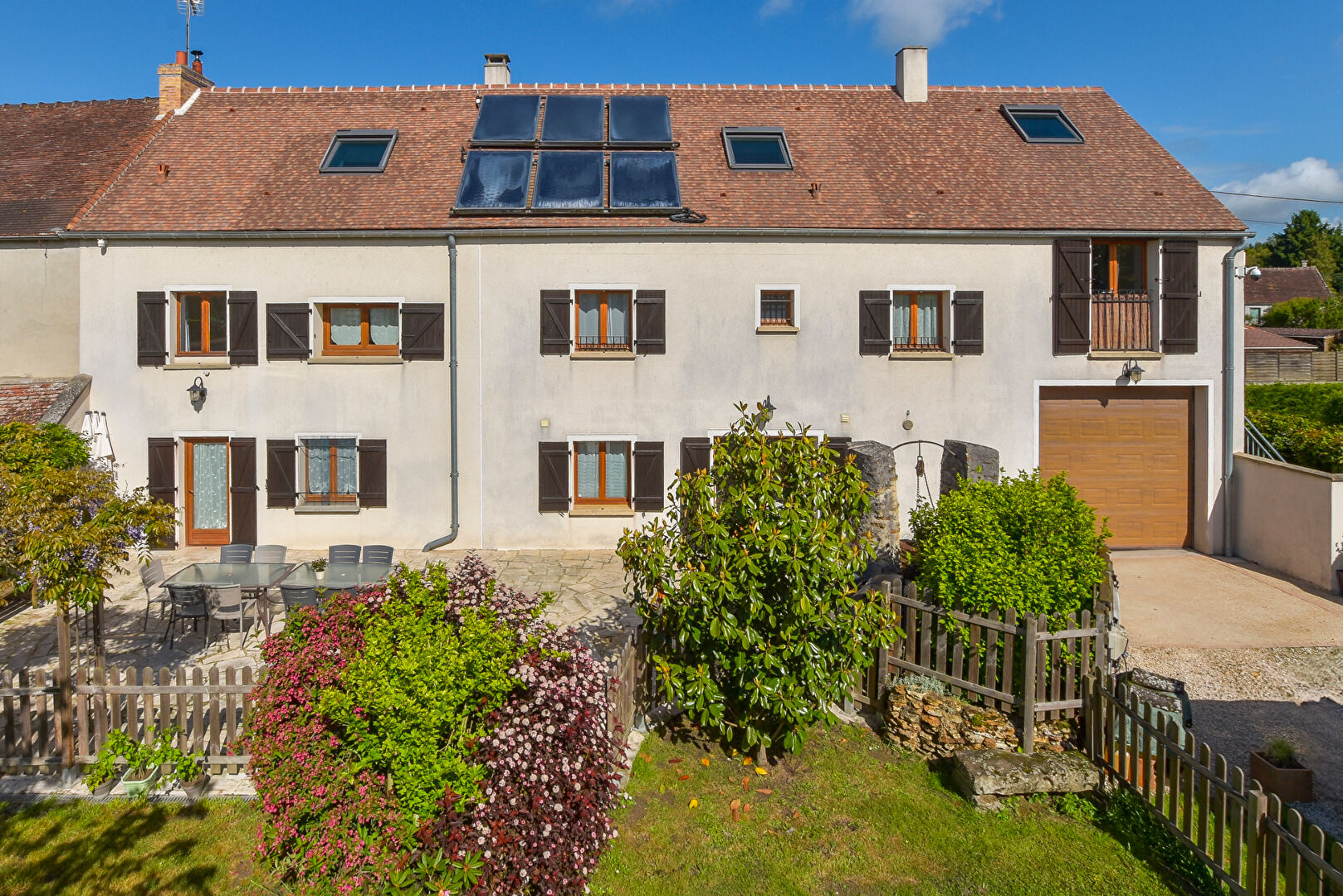 Fontenay-Trésigny (77) Exclusif 549 900 € Maison 14 pièces , 8 chambres 268.49 m² Avec jardin
