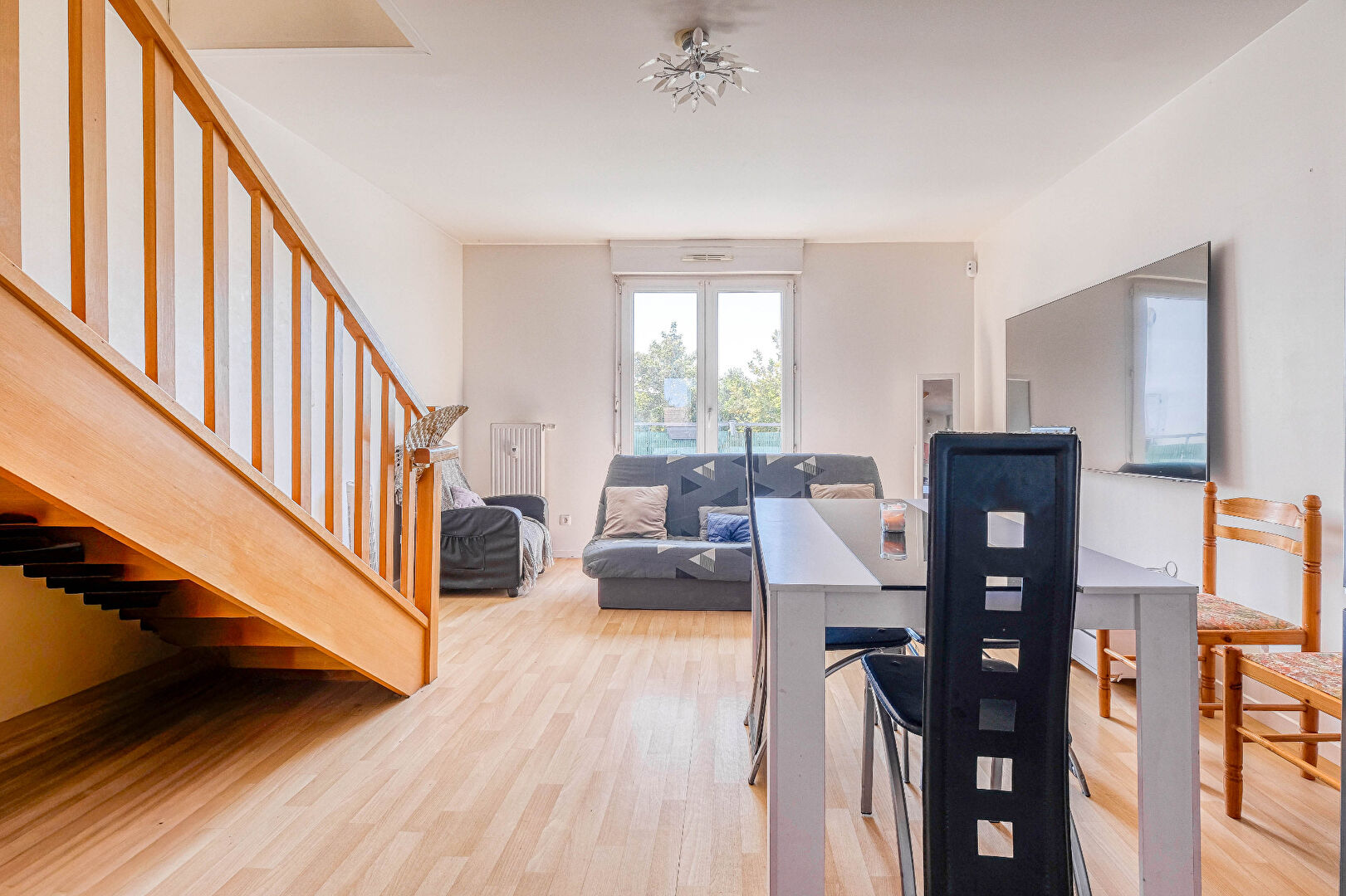 à 3 km de Villecresnes 237 766 € Appartement 3 pièces , 2 chambres 56.00 m² Voir le bien