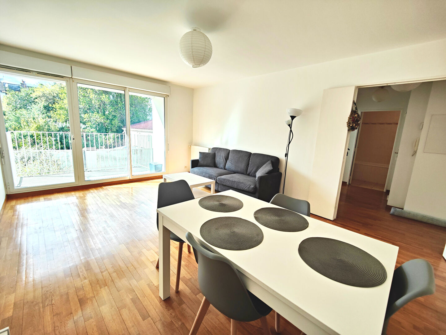 Melun (77) 835 € / mois cc Appartement 2 pièces , 1 chambre 48.21 m² Meublé Voir le bien