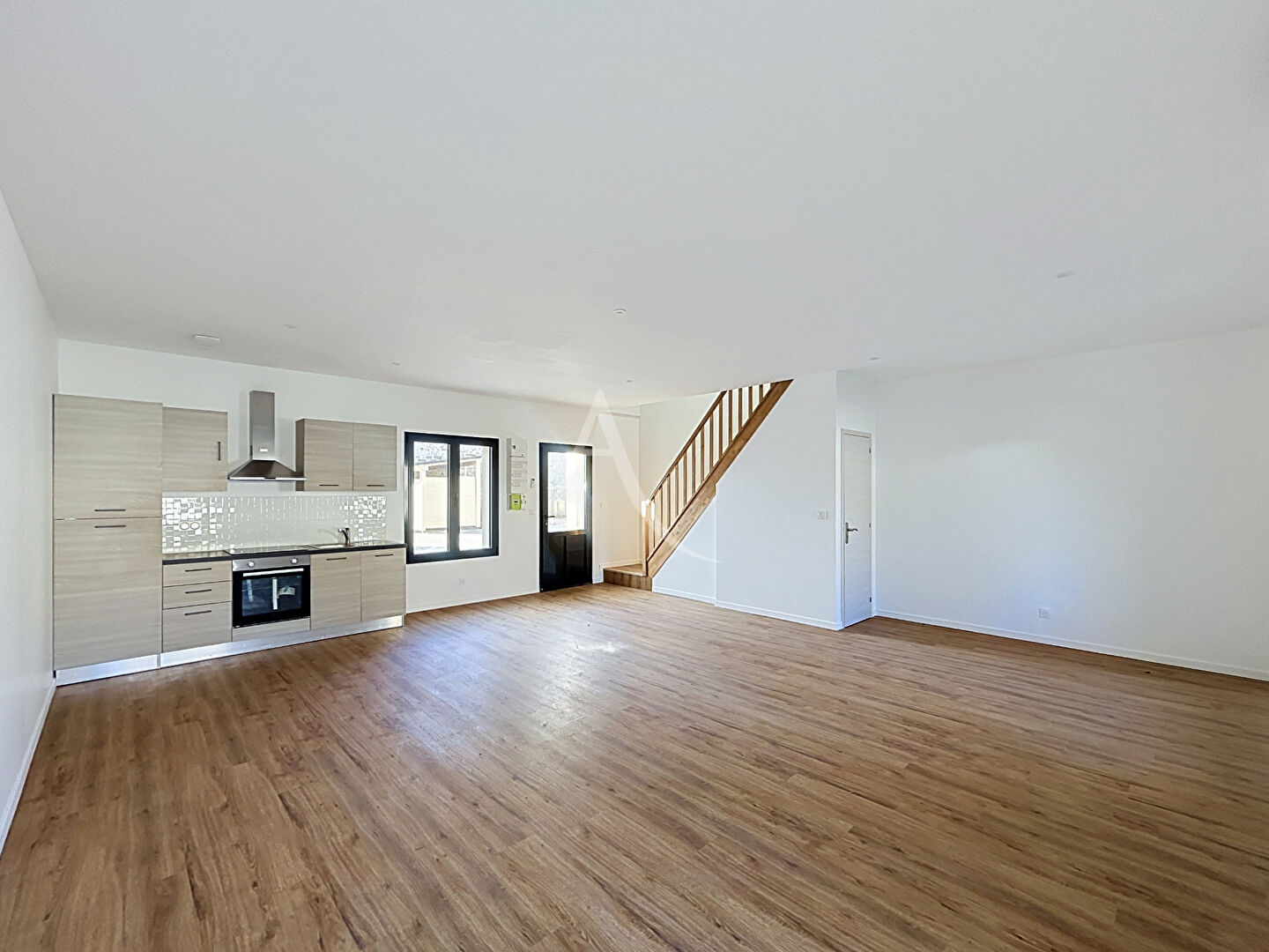 Réau (77) Exclusif 260 000 € Maison 4 pièces , 2 chambres 88.31 m² Avec jardin