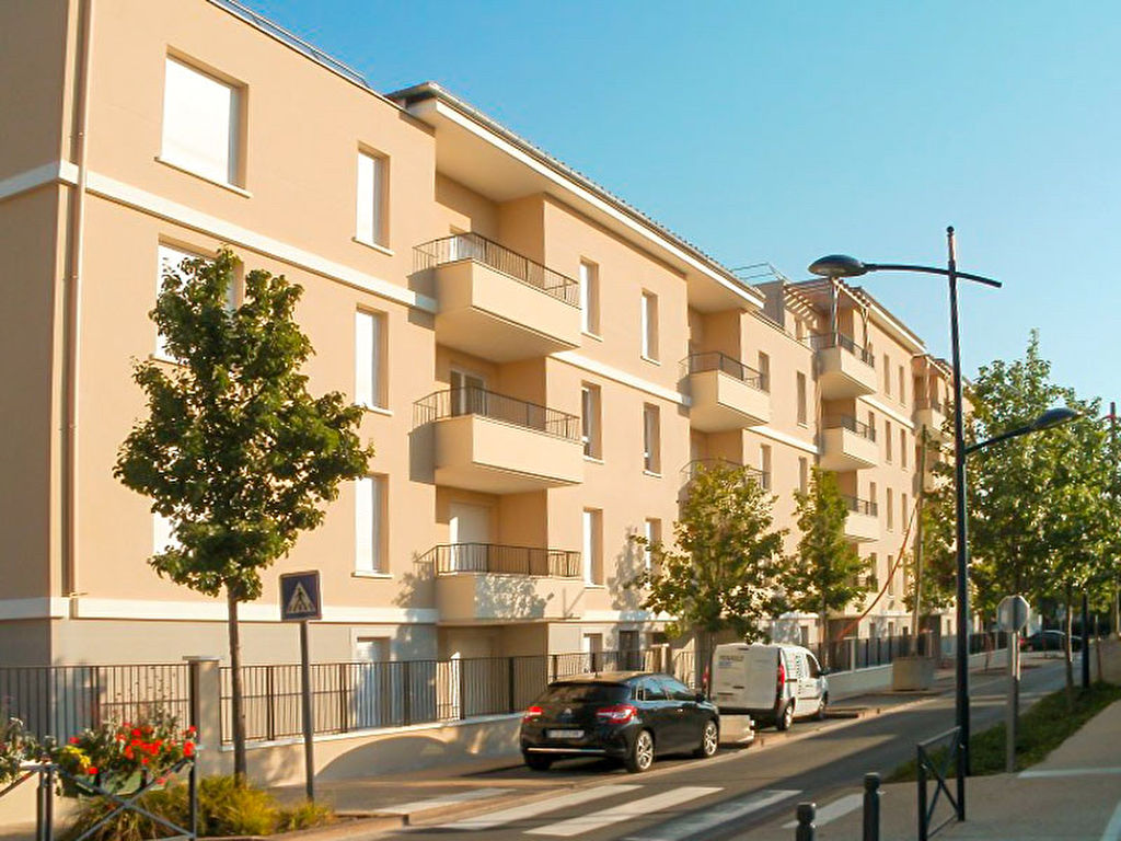 à 18 km de Champagne-sur-Seine 763 € / mois cc Appartement 2 pièces , 1 chambre 43.17 m² Voir le bien