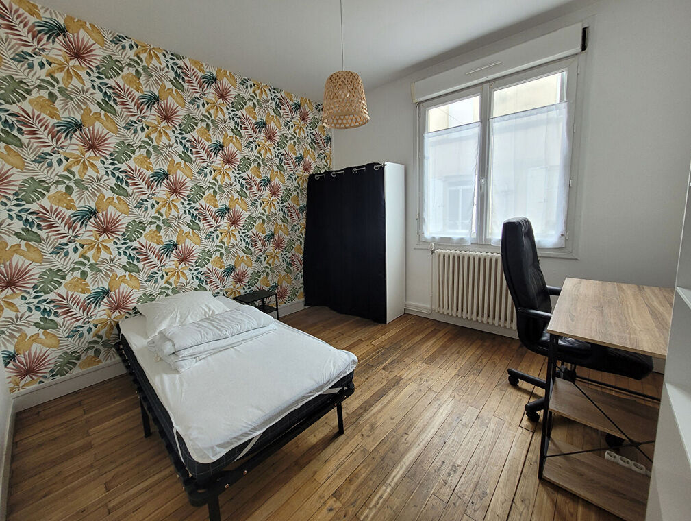 Chambre CHATEAUBRIANT (44110) 1 pièce 45.00 m²