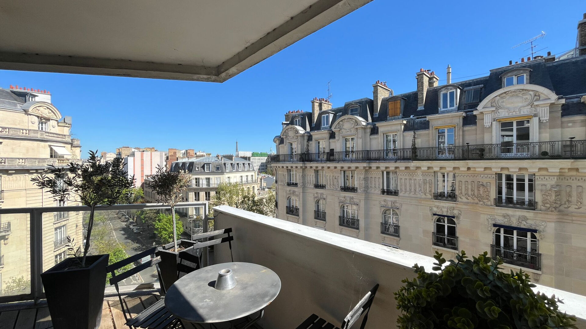 Appartement PARIS (75016) 2 pi&egrave;ces 61.00 m&sup2;