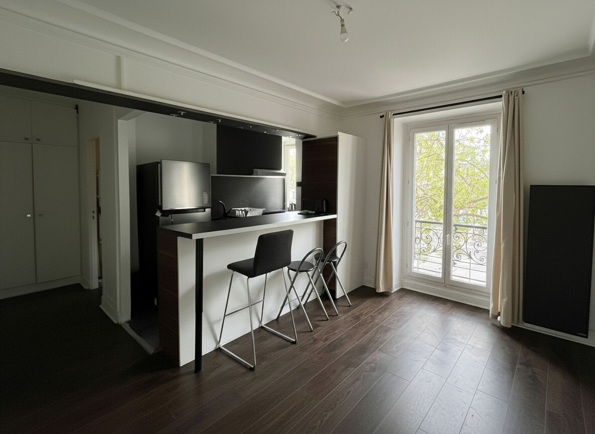 à 6 km de Paris 01 Exclusif 1 600 € / mois cc Appartement 2 pièces , 1 chambre 36.00 m² Meublé Voir le bien