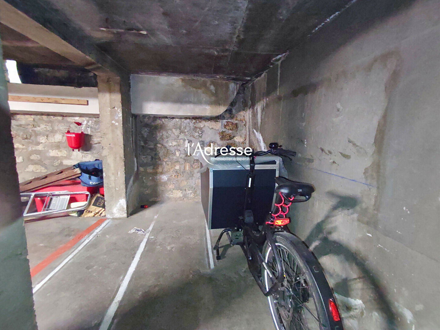 Parking / box PARIS (75015)