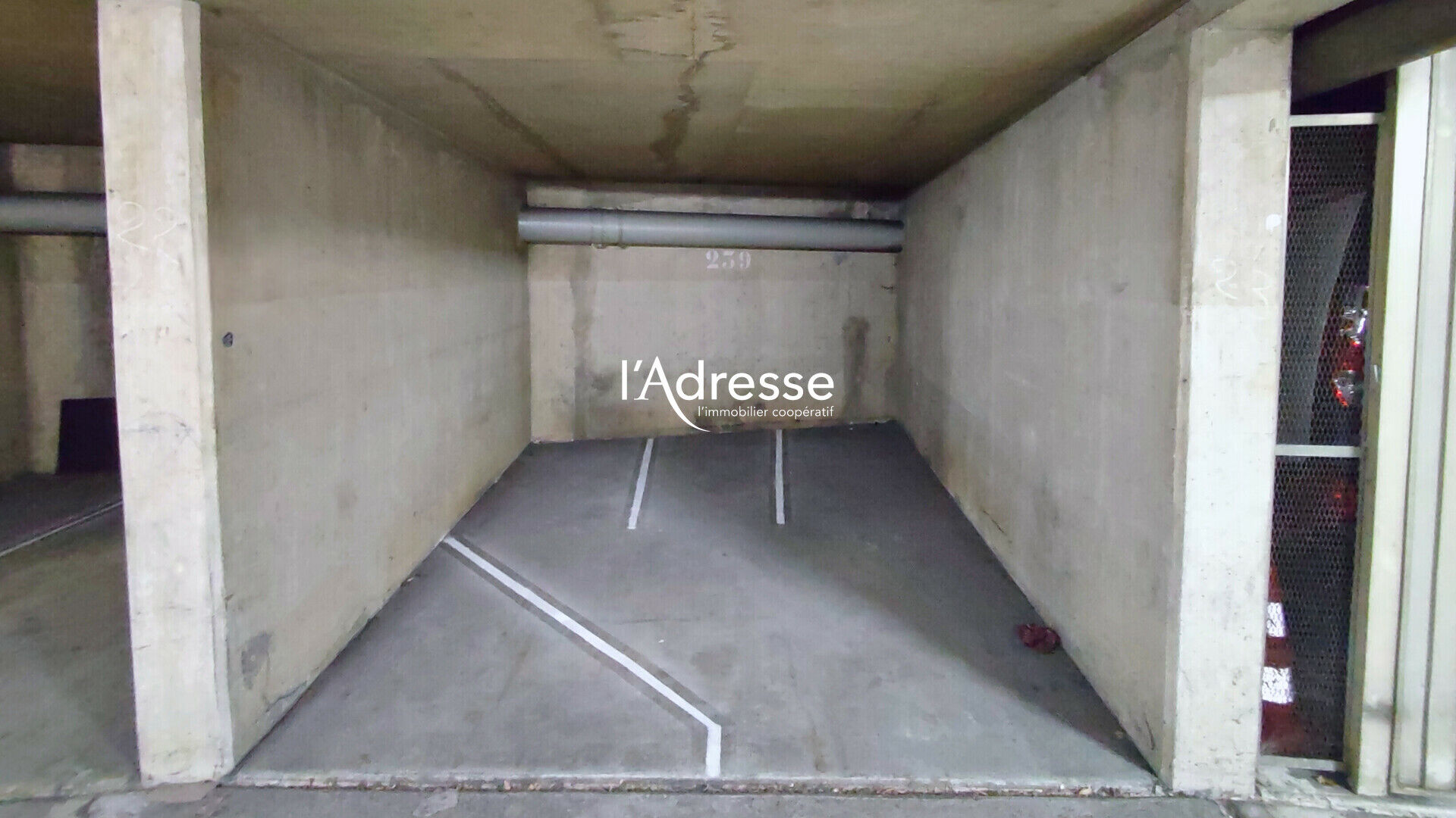 Parking / box PARIS (75015)