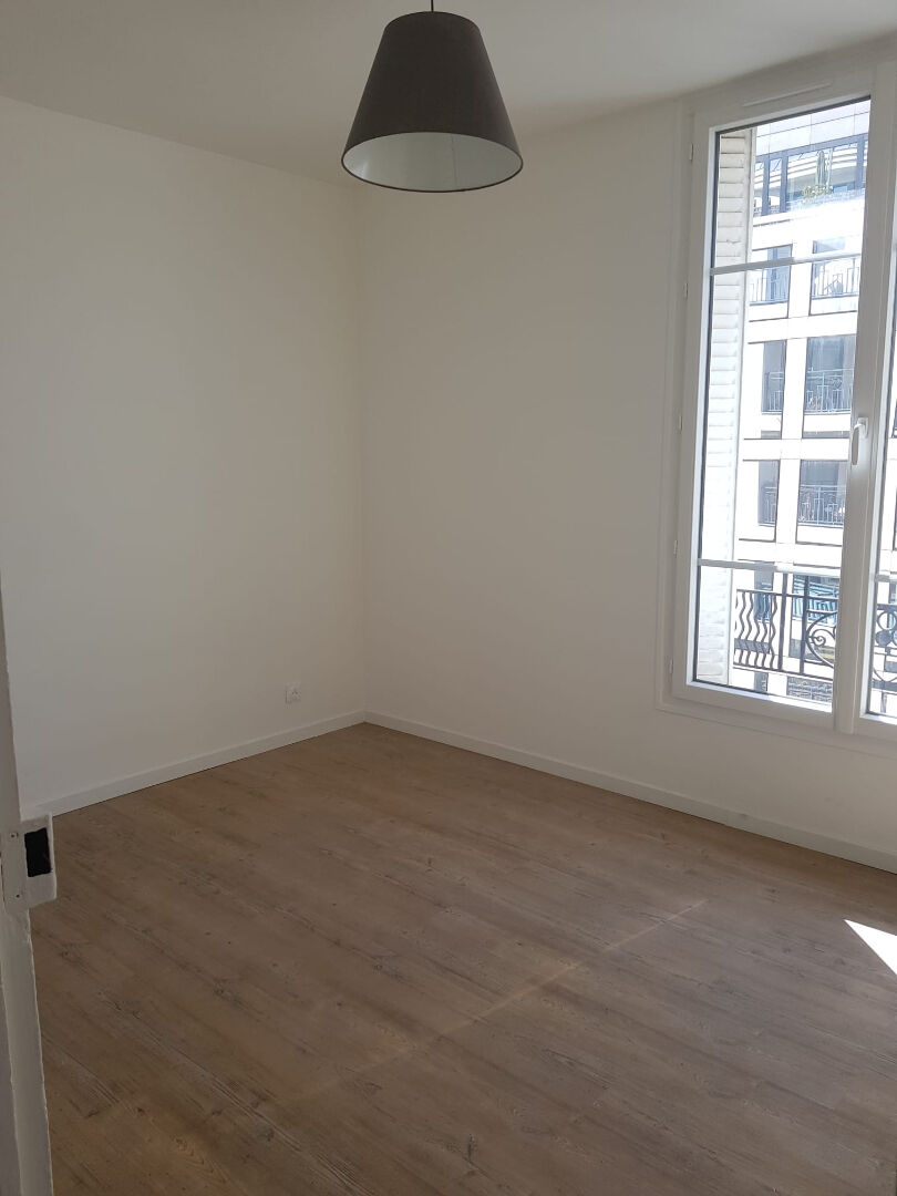 à 5 km de Ville-d'Avray 875 € / mois cc Appartement 1 pièce 21.00 m² Voir le bien