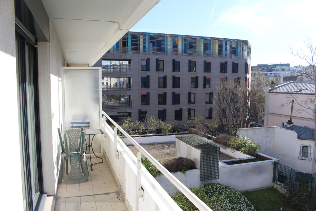 à 7 km de Paris 01 1 070 € / mois cc Appartement 1 pièce 32.00 m² Meublé Avec balcon Voir le bien