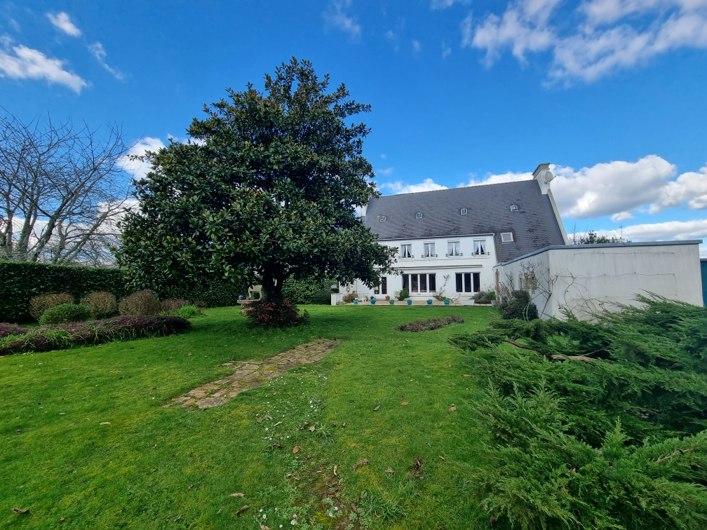 Maison PLEUVEN (29170) 11 pièces 240.00 m²