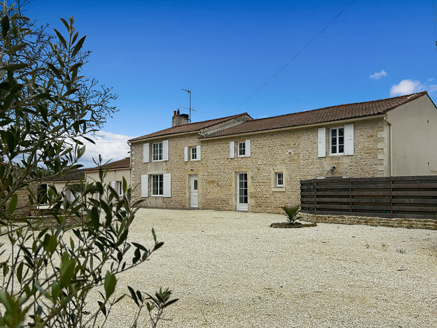 Maison CHAILLE LES MARAIS (85450) 5 pièces 242.00 m²